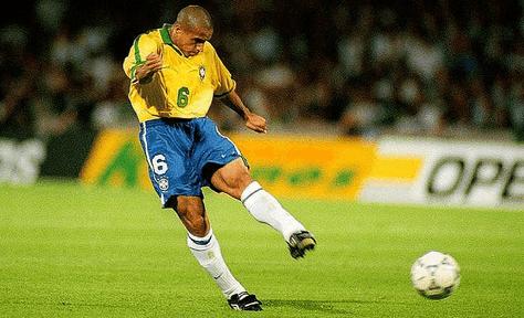 小罗任意球比贝克汉姆多,贝克汉姆小罗皮尔洛任意球