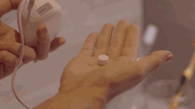 世界上最小的洗衣机来了！找个容器就能洗衣服，太方便啦！