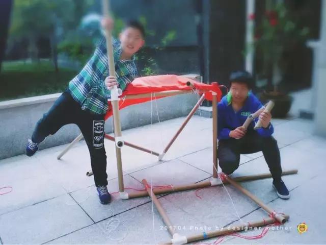 小朋友搭建小屋视频,户外小屋搭建