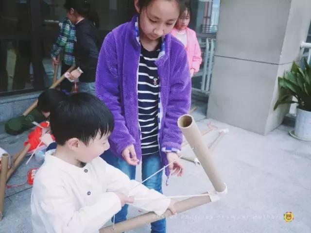 小朋友搭建小屋视频,户外小屋搭建