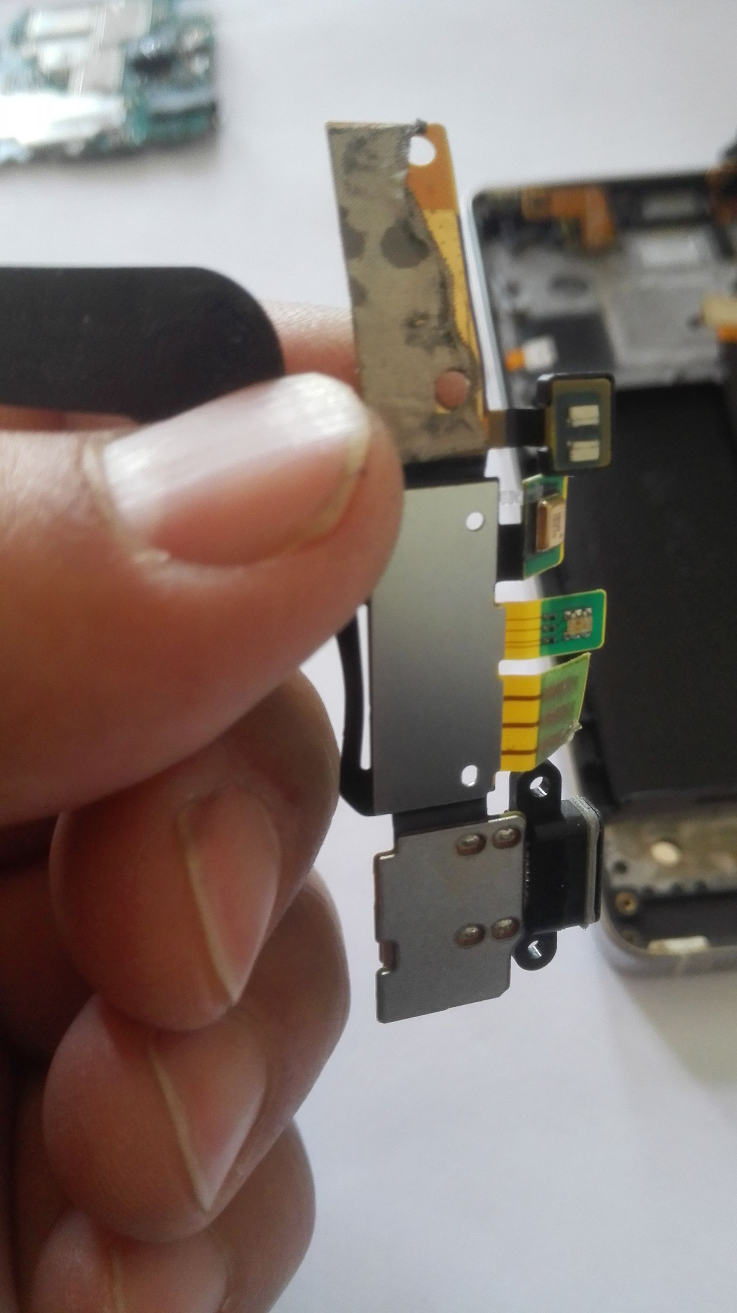 小米10外屏裂了,小米11ultra屏裂了能免费换新吗