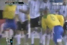 小罗任意球比贝克汉姆多,贝克汉姆小罗皮尔洛任意球