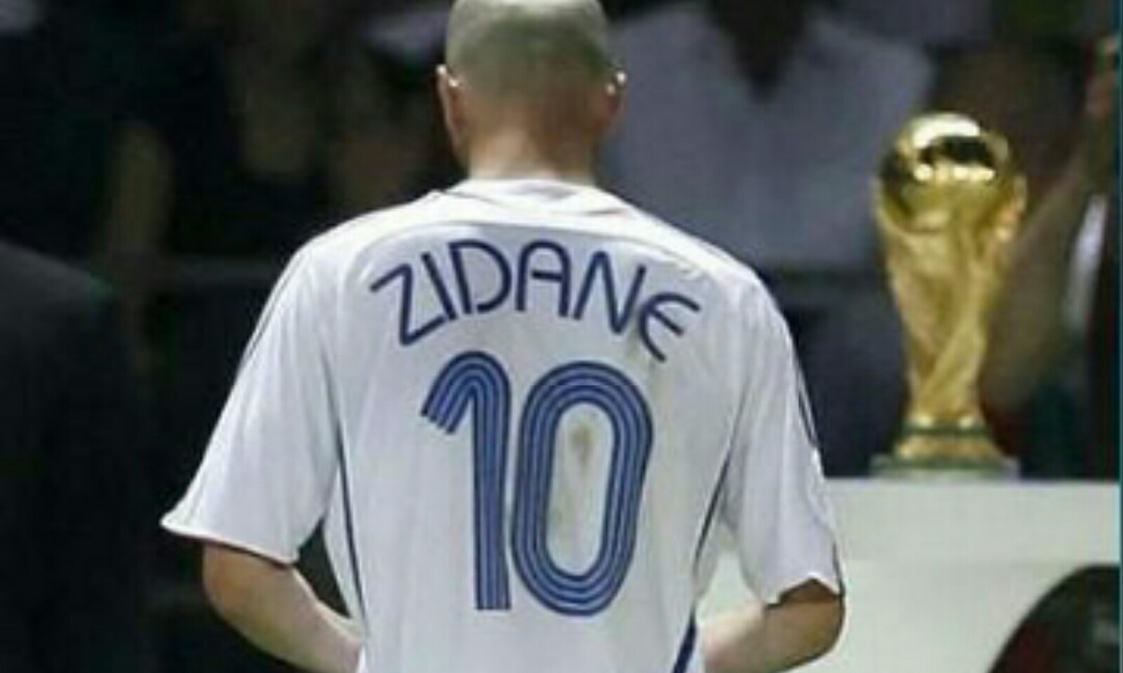 足坛十大中场大师,足球中场大师天选之子