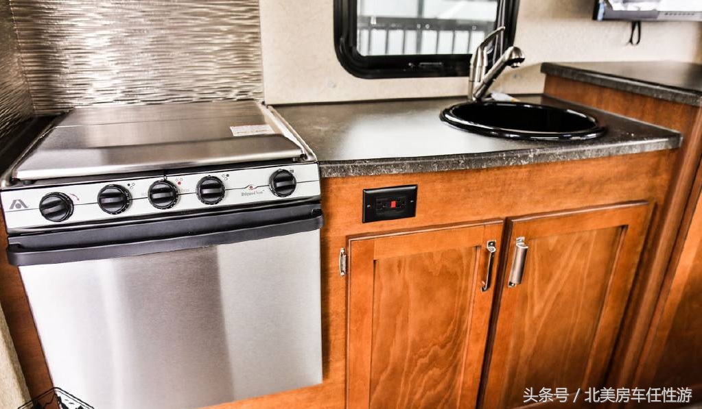 进口拖挂房车最佳车型,进口拖挂房车lance1475