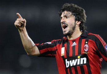 足坛硬汉中场,足坛三大硬汉时刻