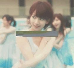 女朋友欠我500块钱,女朋友欠了三十万我该咋办