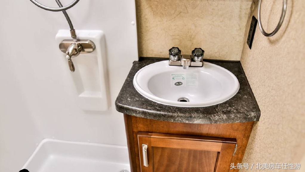 进口拖挂房车最佳车型,进口拖挂房车lance1475