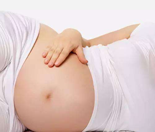 35岁孕妇胎儿脐带扭转,34周脐带扭转胎死是病吗