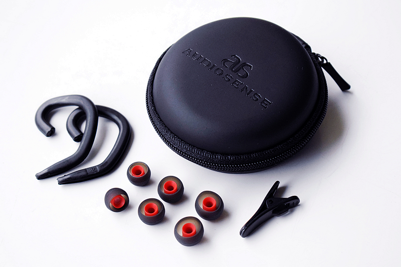 性价比入耳式耳机音质,性价比高的混音耳机