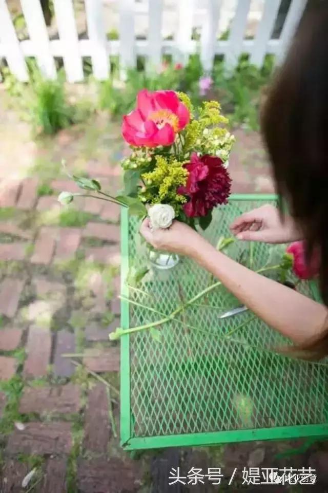 瓶插鲜花怎样才能保存的时间更长,有啥办法可以让插的鲜花时间长久