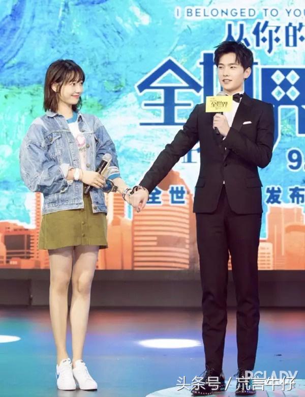 开春针织开衫外套搭配什么内搭,新款时尚牛仔外套风衣