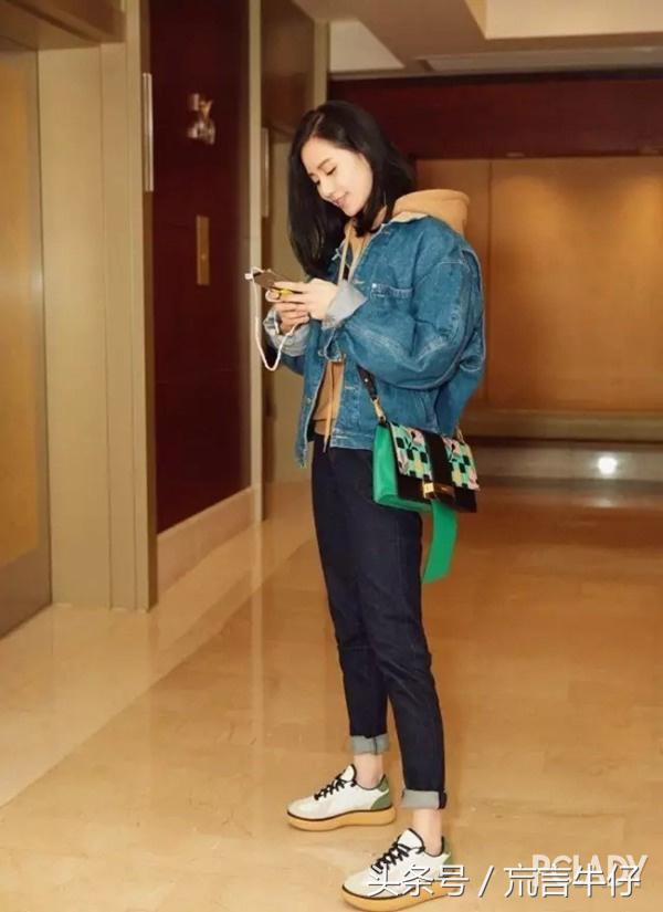 开春针织开衫外套搭配什么内搭,新款时尚牛仔外套风衣