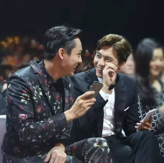 白敬亭吻戏王嘉尔,萧敬腾白敬亭王嘉尔三人关系