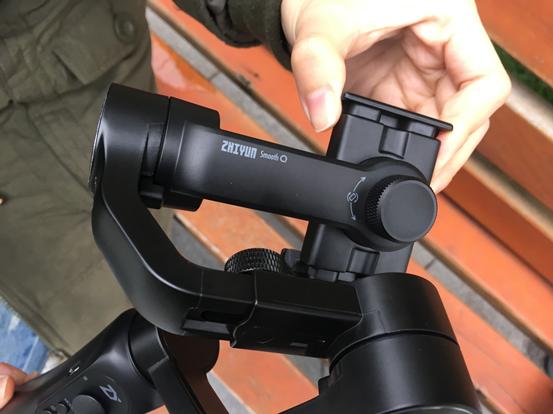 智云SmoothQ三轴稳定器评测：性价比完爆OSMO！