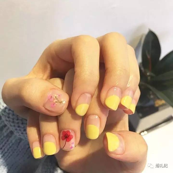 新娘美甲裸色系短甲,最近新娘美甲火爆款