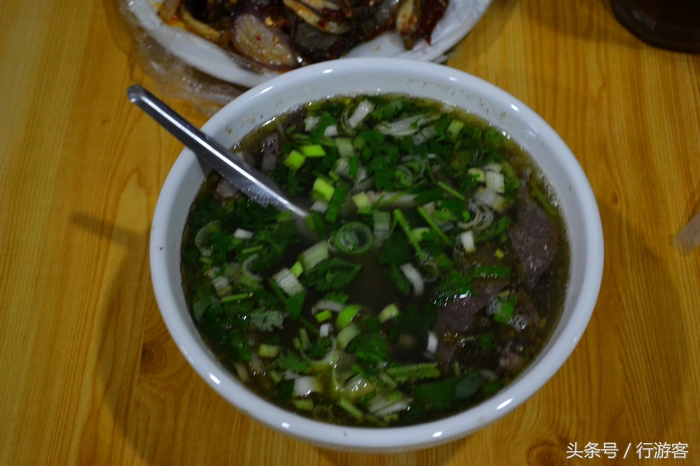 到敦煌去看月牙泉,敦煌沙洲夜市去莫高窟