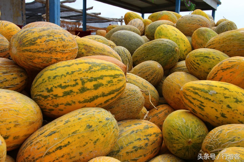 到敦煌去看月牙泉,敦煌沙洲夜市去莫高窟