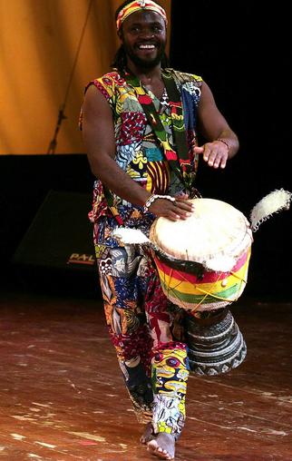 如何挑选一只有生命的非洲鼓