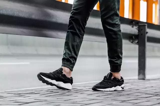 这双球鞋帅得有点过分，难怪去时装周的人都在穿