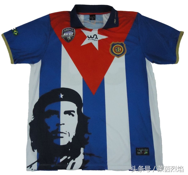 世界唯一把五星红旗做成球衣的足球队老板这样的球队请来一打