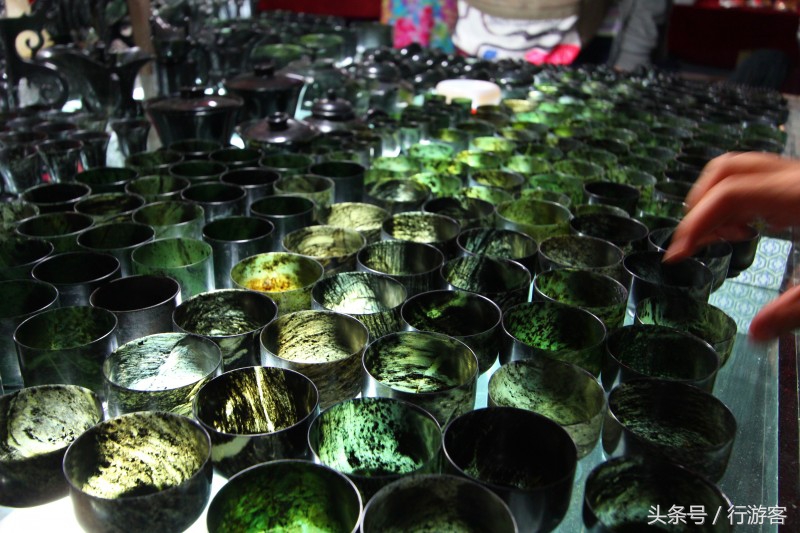 到敦煌去看月牙泉,敦煌沙洲夜市去莫高窟