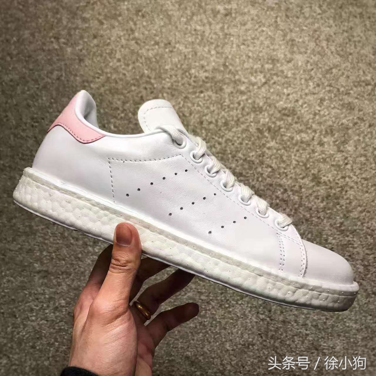adidas史密斯的脚感,adidas史密斯小白鞋穿搭