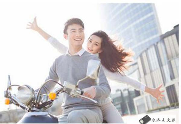 骑摩托十大关注事项,骑摩托听音乐的危害