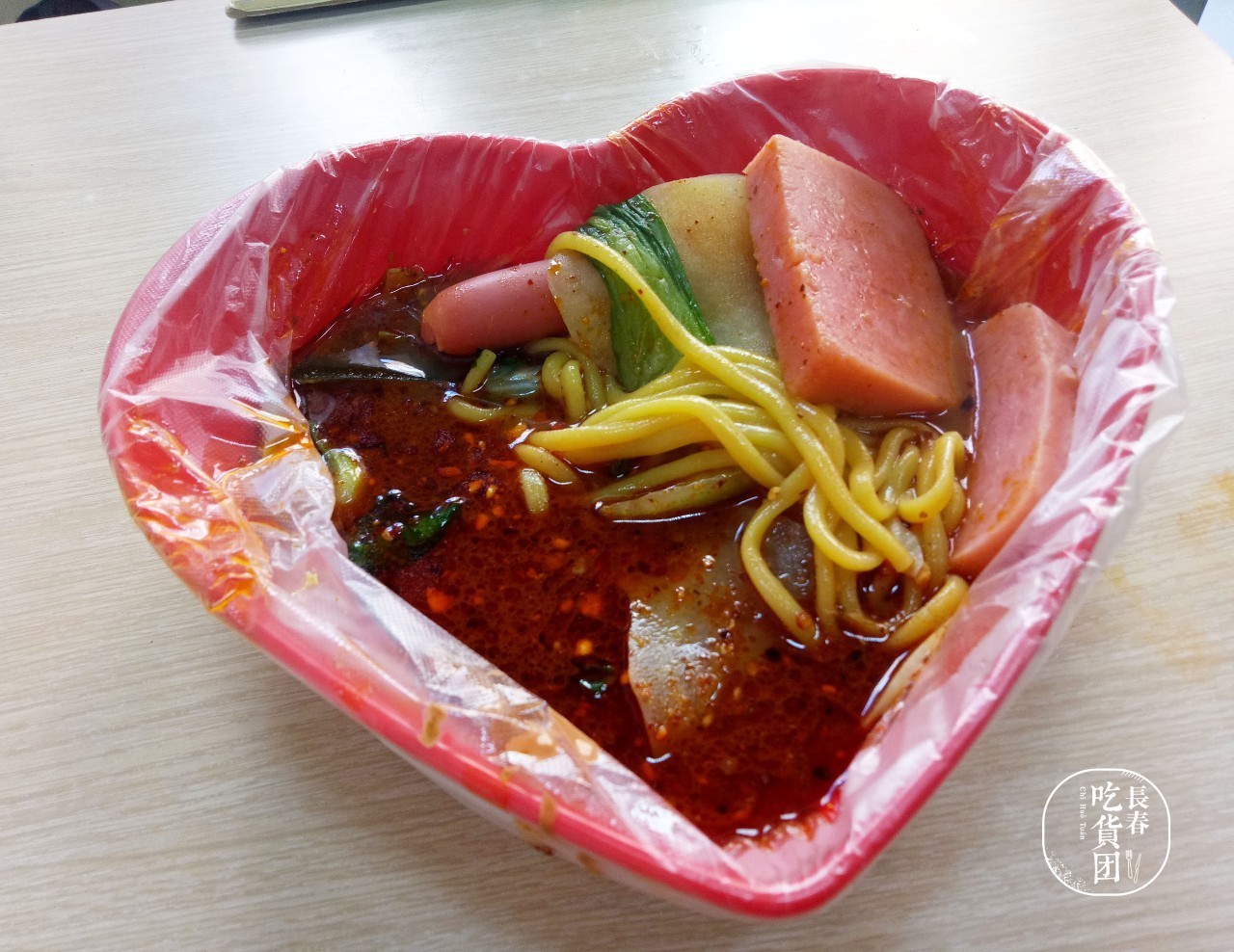 美女编辑拼死吃遍全城麻辣烫，终于选出6家最好吃的！