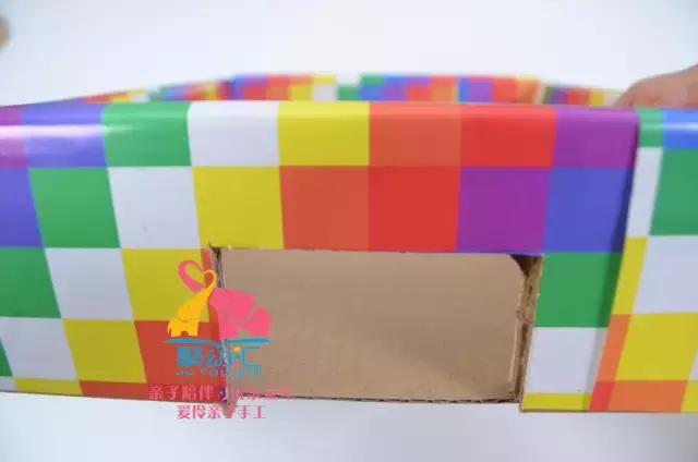 玩过手动的桌上足球，还没玩过用嘴吹的