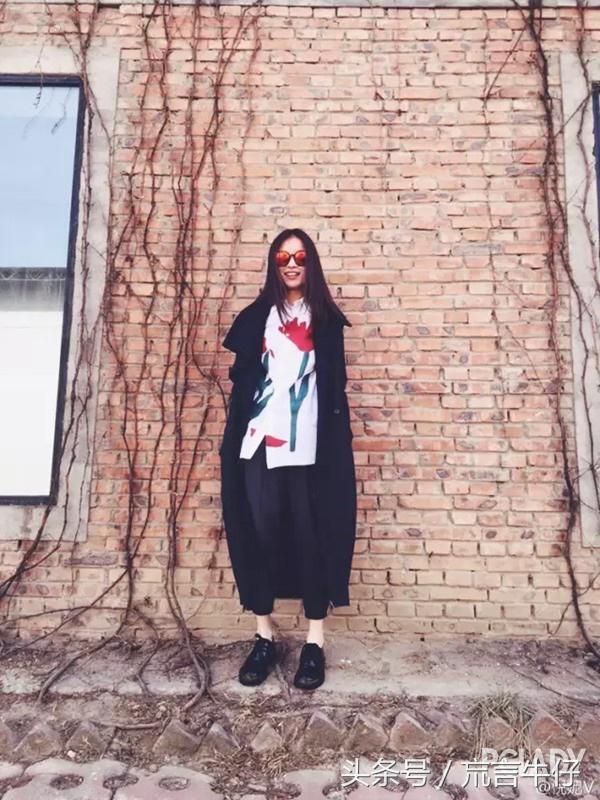 开春针织开衫外套搭配什么内搭,新款时尚牛仔外套风衣