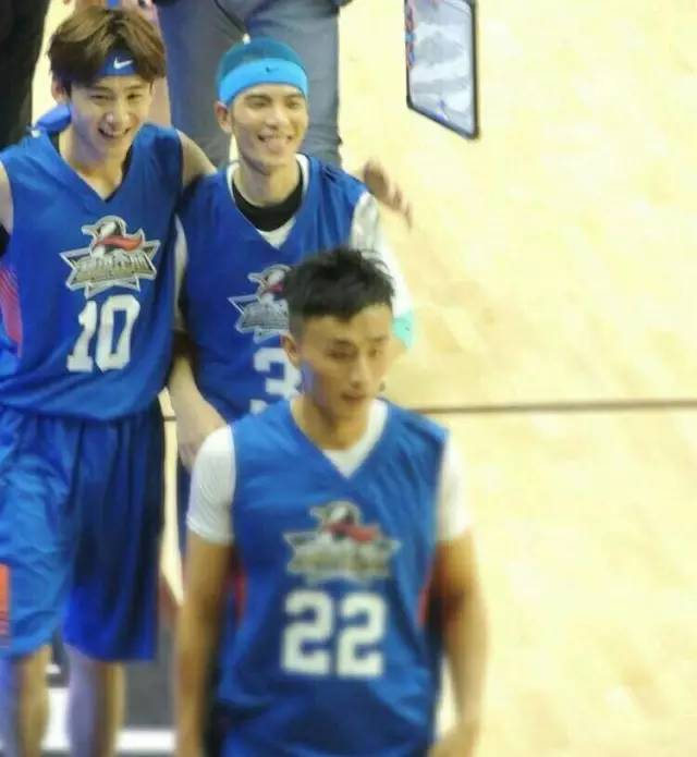 白敬亭吻戏王嘉尔,萧敬腾白敬亭王嘉尔三人关系