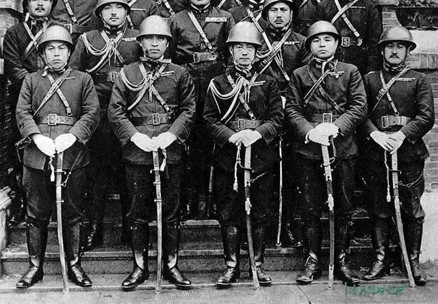 日本心，西洋形？趣谈那些“日洋结合”的日军*刀军**