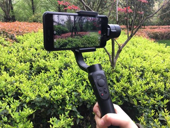 智云SmoothQ三轴稳定器评测：性价比完爆OSMO！