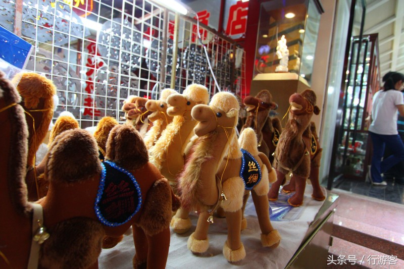 到敦煌去看月牙泉,敦煌沙洲夜市去莫高窟