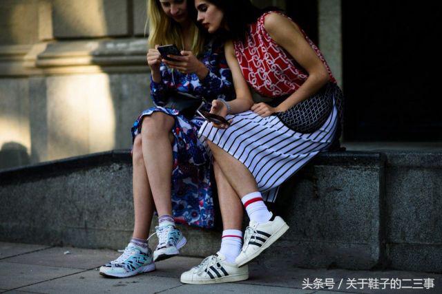 小白鞋有什么保持干净的小技巧吗,超实用指南拯救又脏又黄的小白鞋