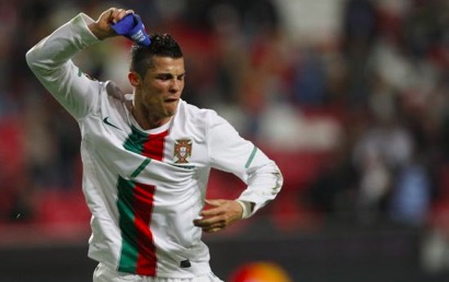 梅西让c罗气愤的进球,梅西和c罗三十七场中精彩瞬间