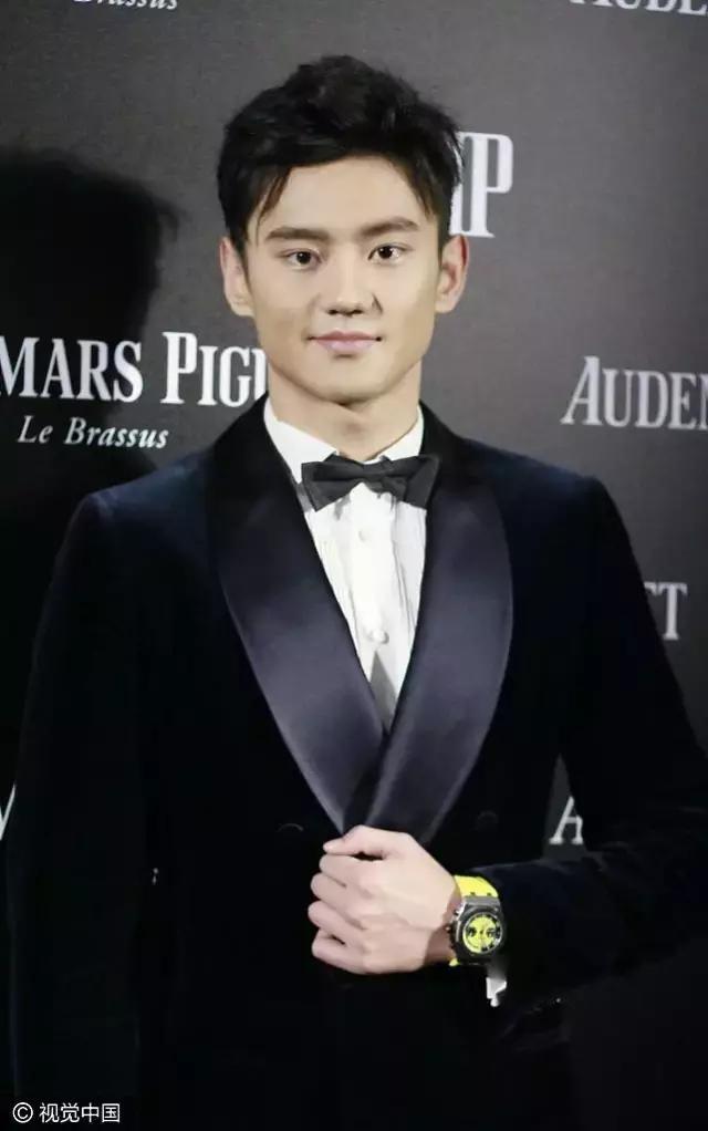 中国名模刘雯第一名,中国顶尖十大模特刘雯