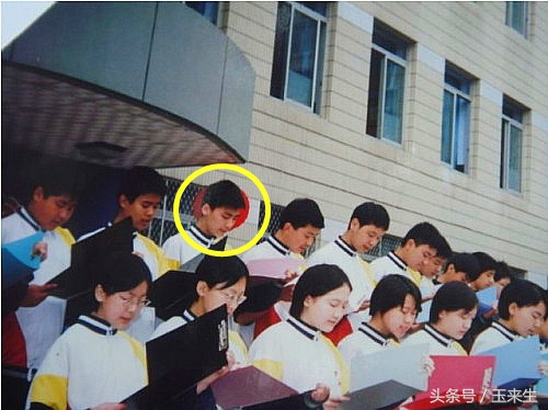 李易峰当年在学校是校草的照片,李易峰年轻时候照片