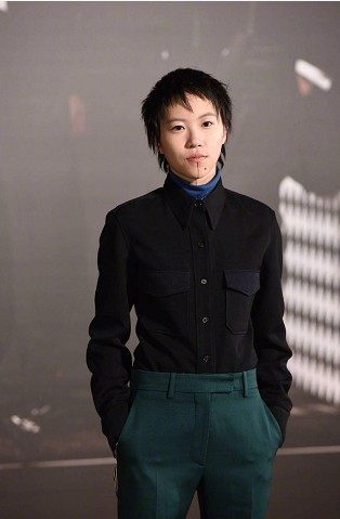 百花奖周冬雨章子怡,章子怡周冬雨金像奖视频