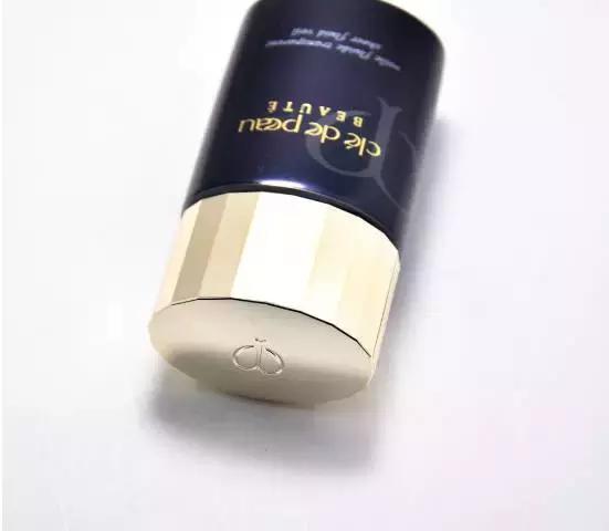 平价隔离和粉底哪个好一点,平价隔离和品牌隔离的区别