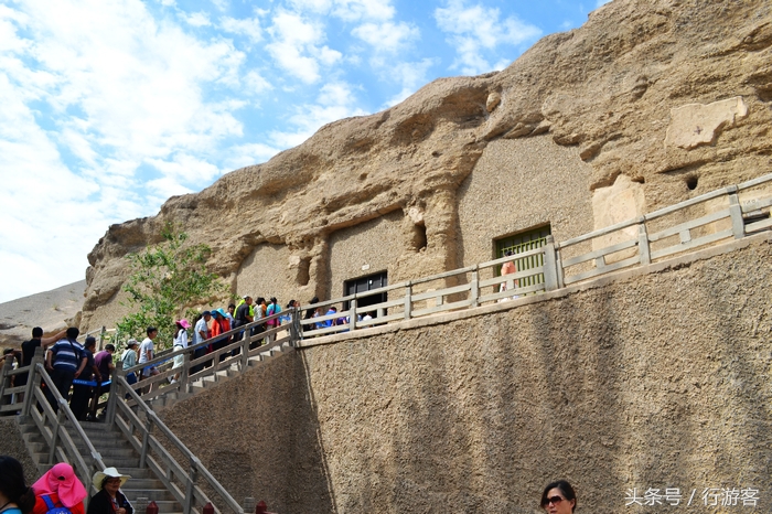 到敦煌去看月牙泉,敦煌沙洲夜市去莫高窟