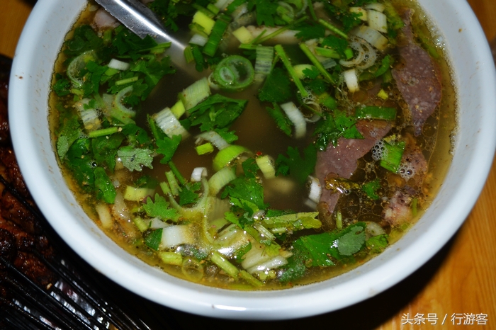 到敦煌去看月牙泉,敦煌沙洲夜市去莫高窟