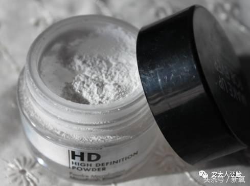 为什么脸油还能起干皮,为什么脸会给人一种油油的感觉