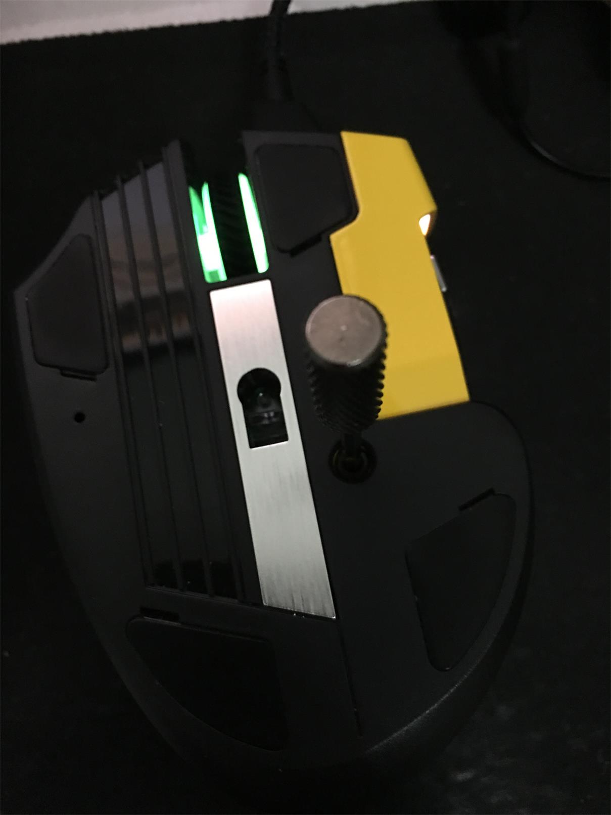 海盗船rgb鼠标好用吗,海盗船rgbpro鼠标dpi