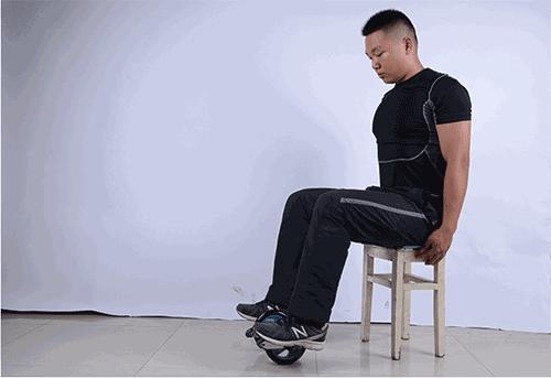 膝关节有鼓包是什么原因,膝关节有小碎骨头