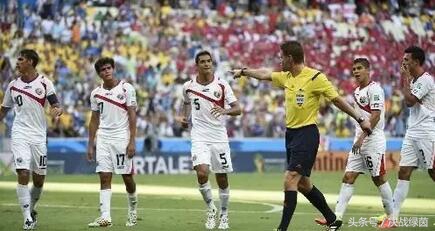 足球裁判手势动作示范图,足球裁判的12种手势