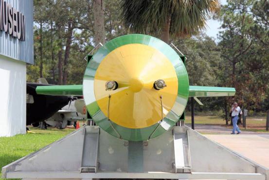 美国炸弹之母vs俄罗斯炸弹之父,美国炸弹之母