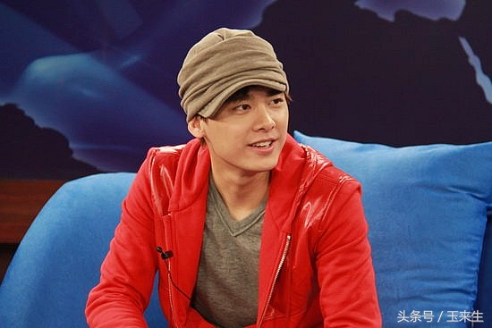 李易峰当年在学校是校草的照片,李易峰年轻时候照片