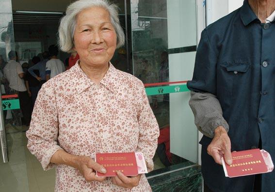 脑梗费用10万新农合能报销吗,农民住院花费40000医保能报销多少