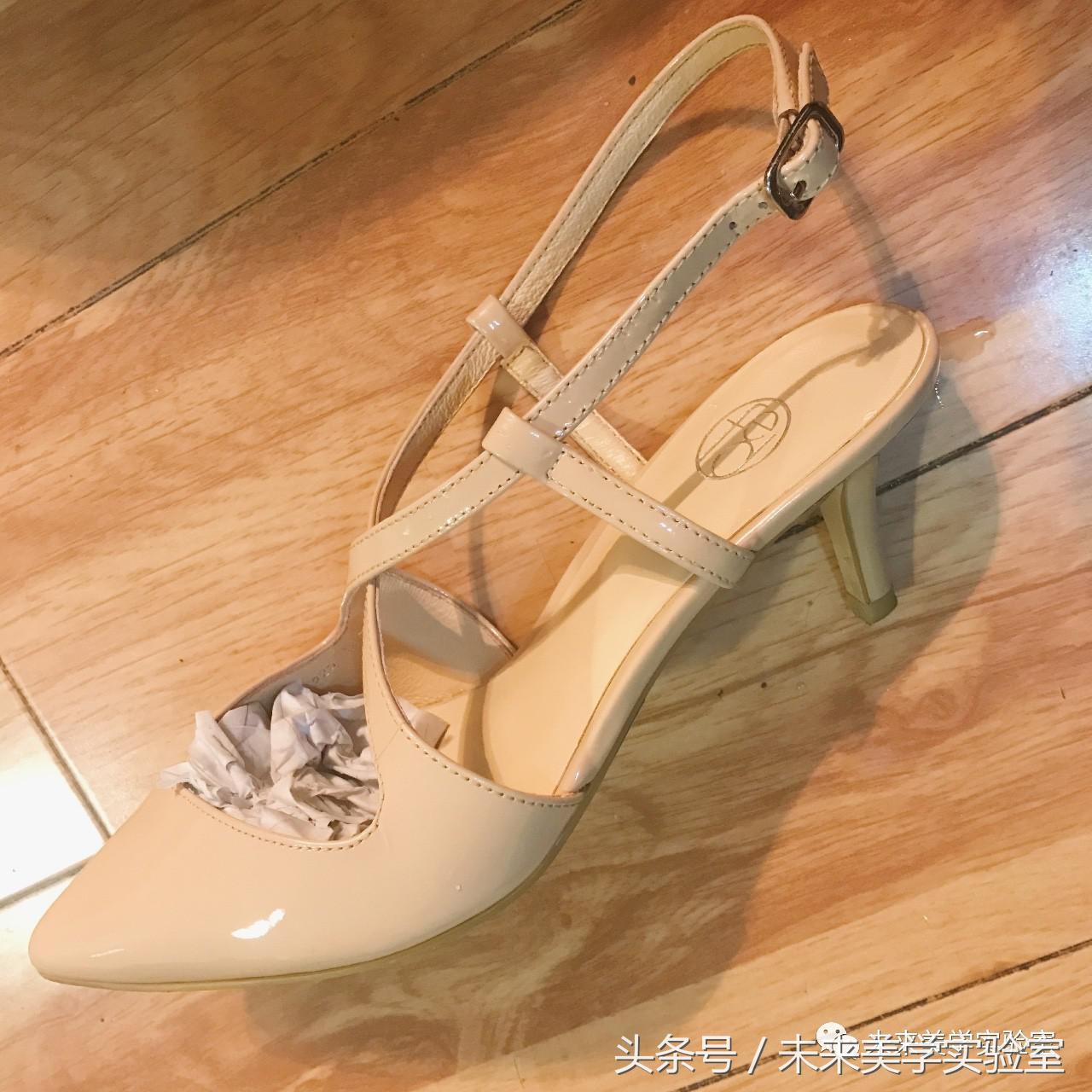 穿高跟鞋的漂亮方法慢动作,怎么穿高跟鞋才不会痛技巧